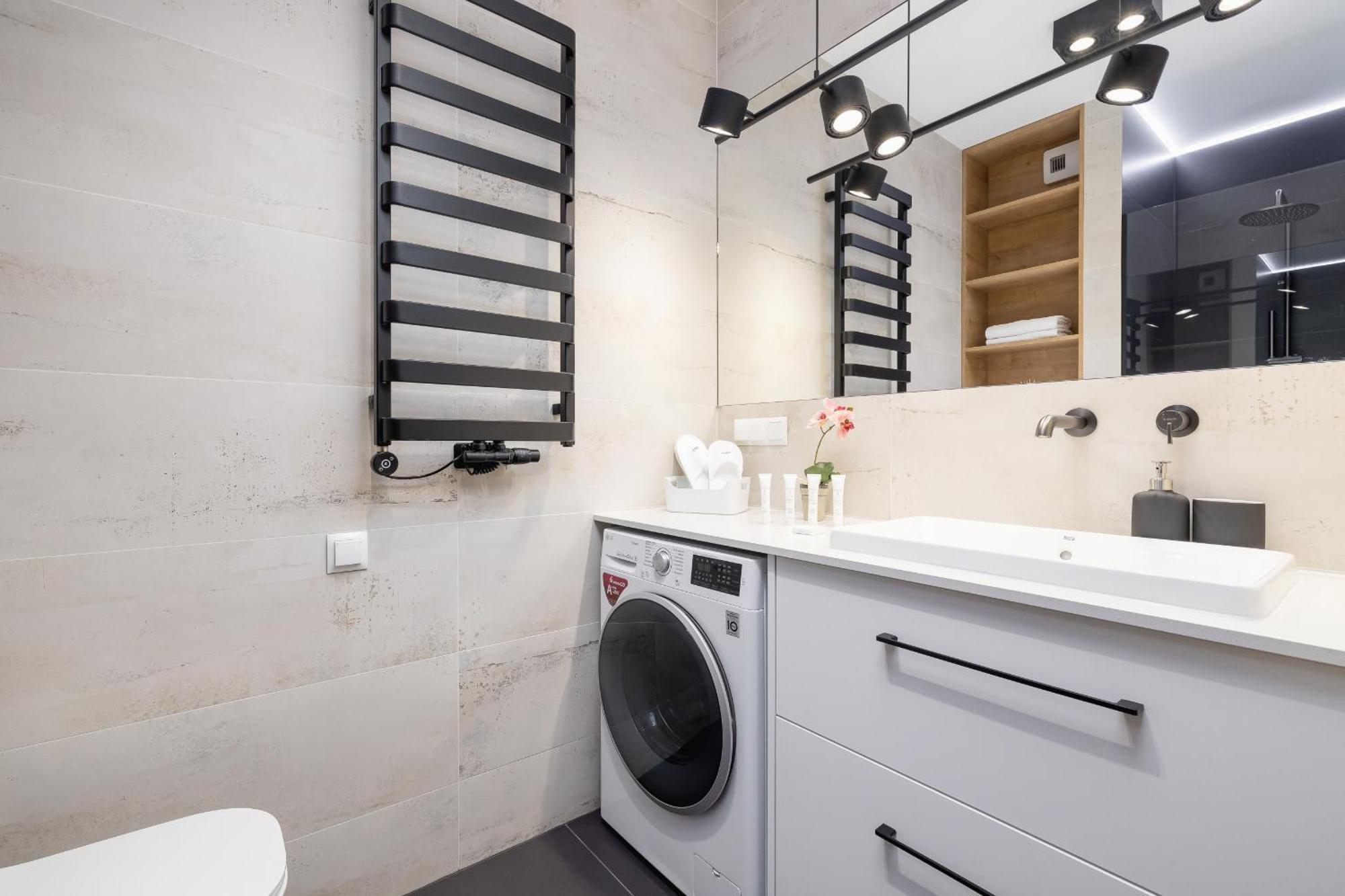 Bright Apartment In Krakow With Garden, Air Conditioning, Parking And Desk By Renters Prestige Ngoại thất bức ảnh