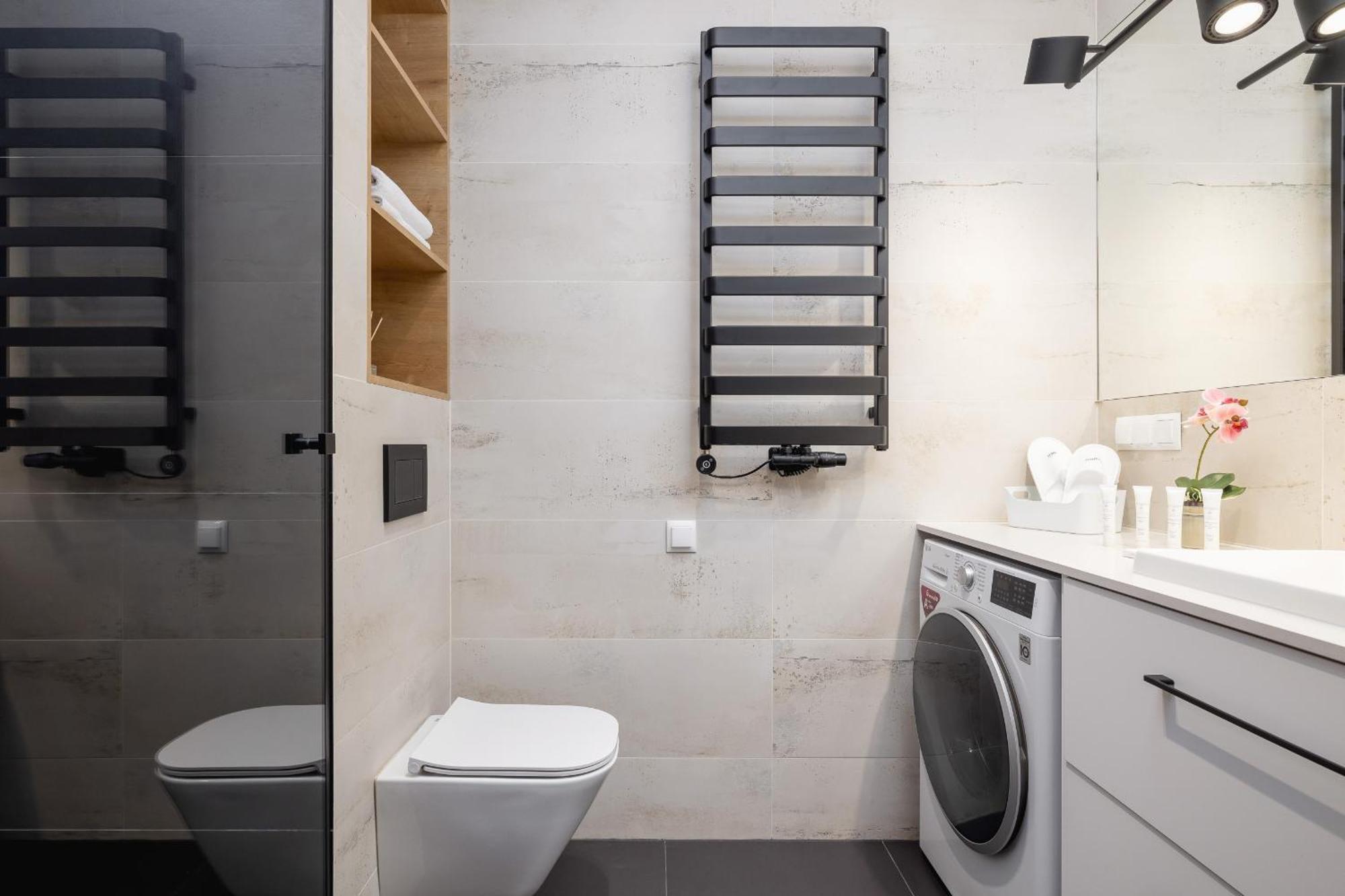 Bright Apartment In Krakow With Garden, Air Conditioning, Parking And Desk By Renters Prestige Ngoại thất bức ảnh
