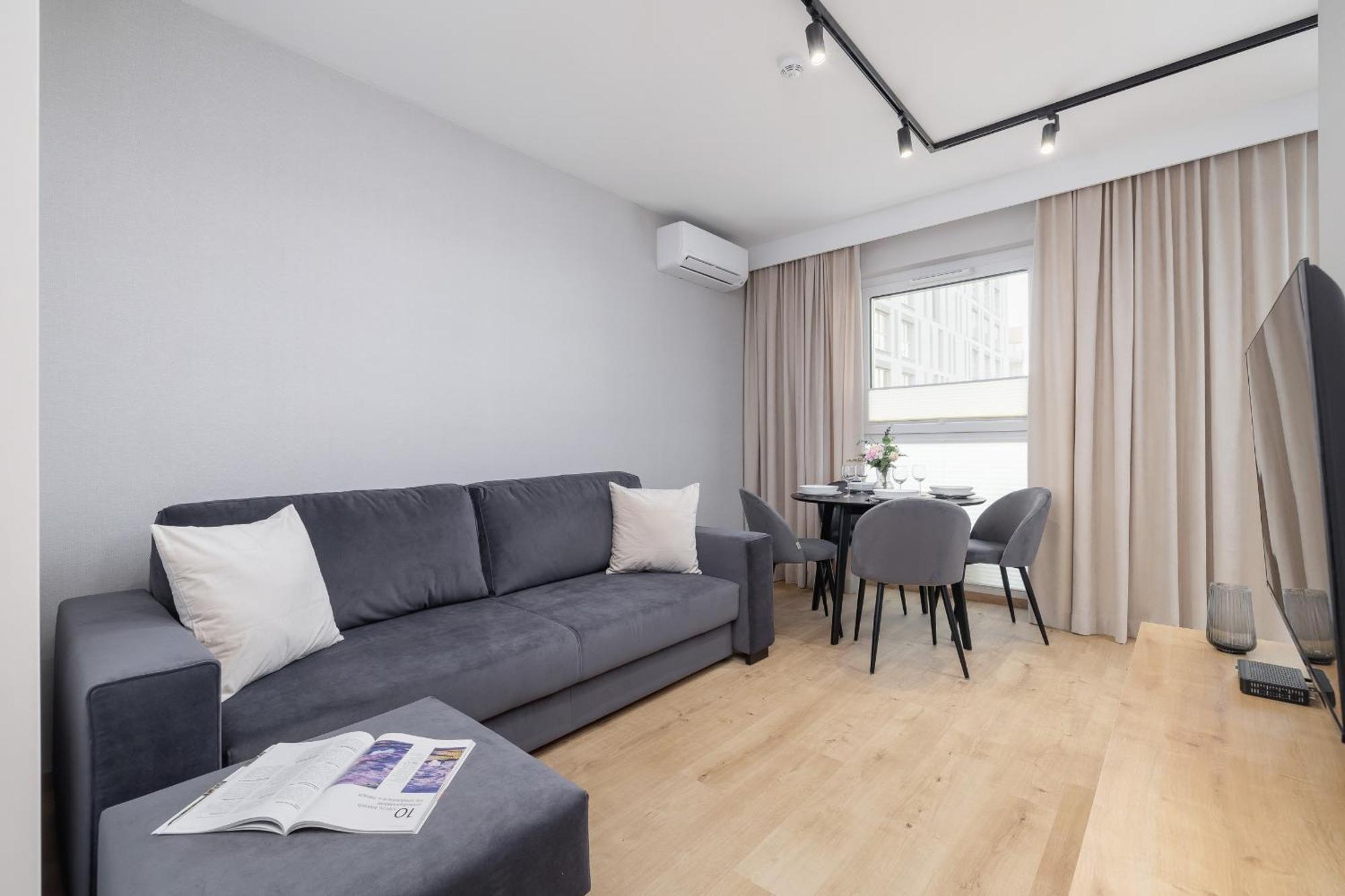 Bright Apartment In Krakow With Garden, Air Conditioning, Parking And Desk By Renters Prestige Ngoại thất bức ảnh