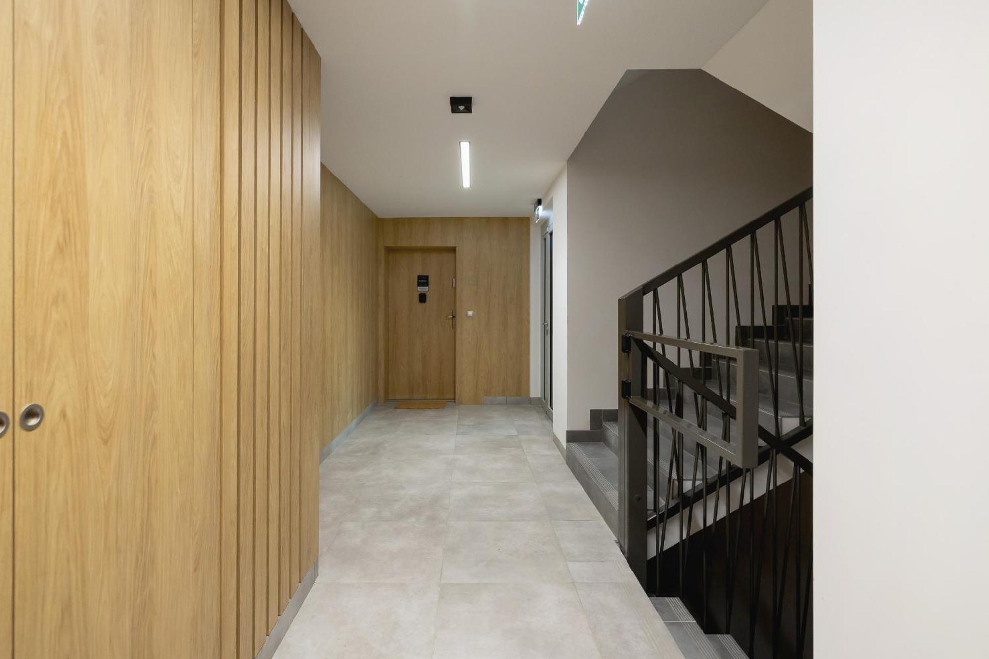 Bright Apartment In Krakow With Garden, Air Conditioning, Parking And Desk By Renters Prestige Ngoại thất bức ảnh