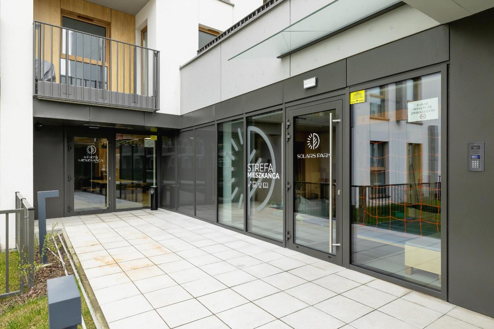 Bright Apartment In Krakow With Garden, Air Conditioning, Parking And Desk By Renters Prestige Ngoại thất bức ảnh