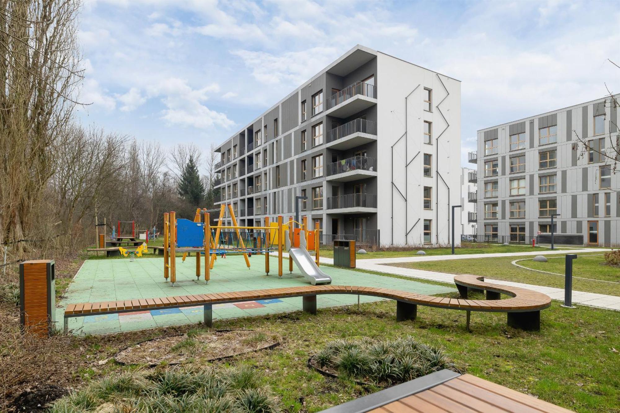 Bright Apartment In Krakow With Garden, Air Conditioning, Parking And Desk By Renters Prestige Ngoại thất bức ảnh